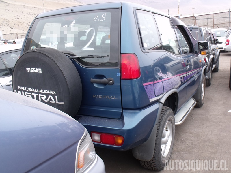 Archivo:Nissan Mistral posterior 3 puertas (02-1996 - 01-1997).jpeg