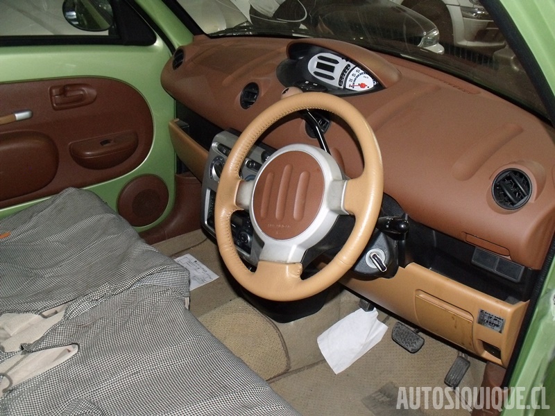 Archivo:Toyota Will Vi interior.jpeg