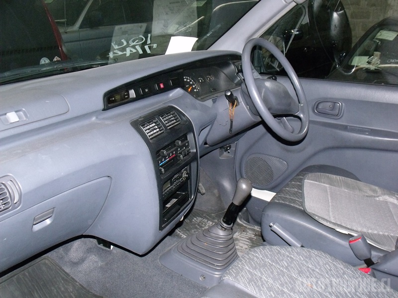 Archivo:Daihatsu Delta Van interior (11-1996 - 12-1998).jpeg