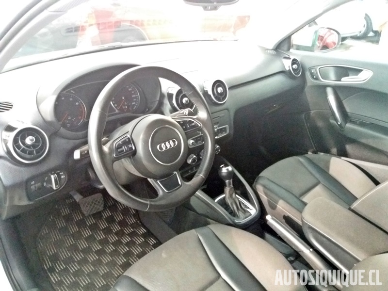 Archivo:Audi A1 INTERIOR LHD CONV.jpeg