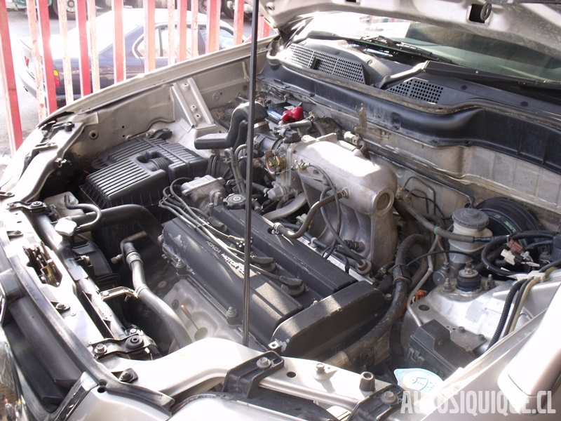 Archivo:Honda CR-V 1 Motor B20B.jpeg