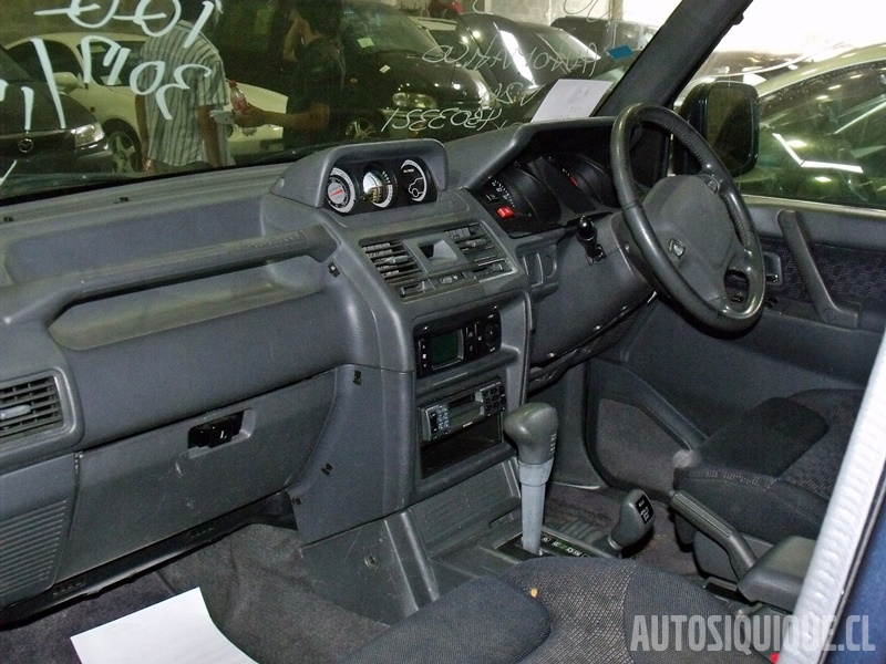 Archivo:Interior con airbag pajero 2 (07-1993 - 05-1997).jpeg