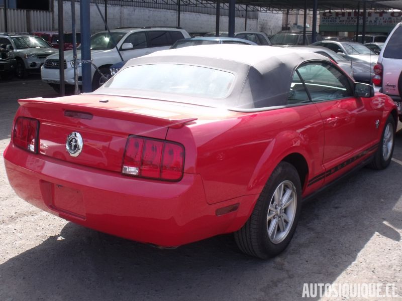 Archivo:Mustang 5 MY2005 - 2009 CONVERTIBLE REAR.jpeg