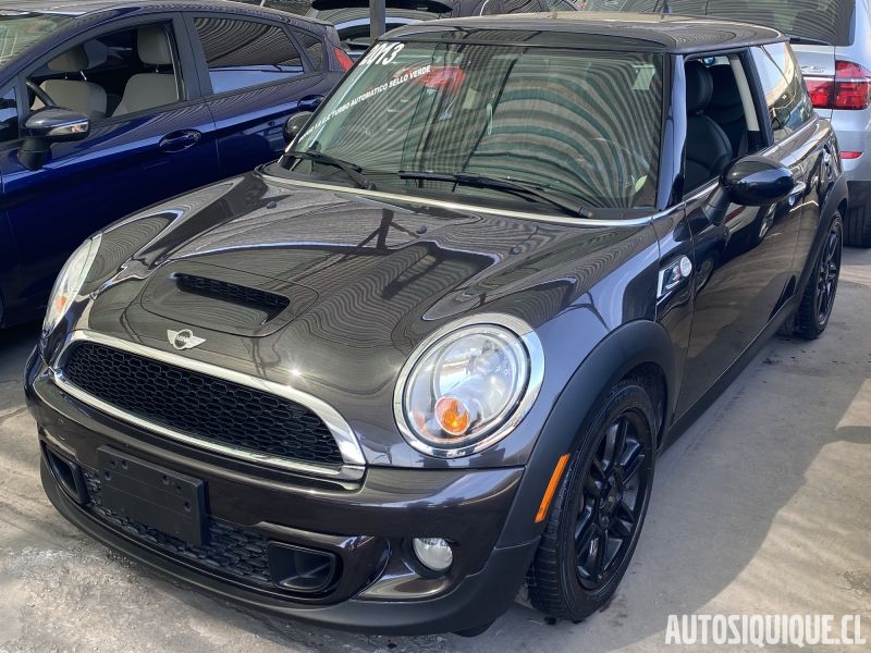 Archivo:Mini Hatch 2 USDM MY2011 - 2013 COOPER S FRONT.jpeg